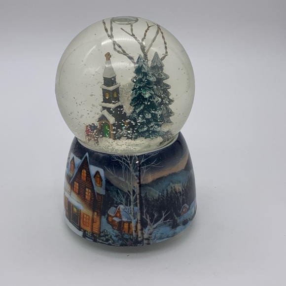 Roman Musical 2011 “THE FIRST NOEL” Footed 6” Snow Glitter Globe Windup #35132 - Picture 3 of 12